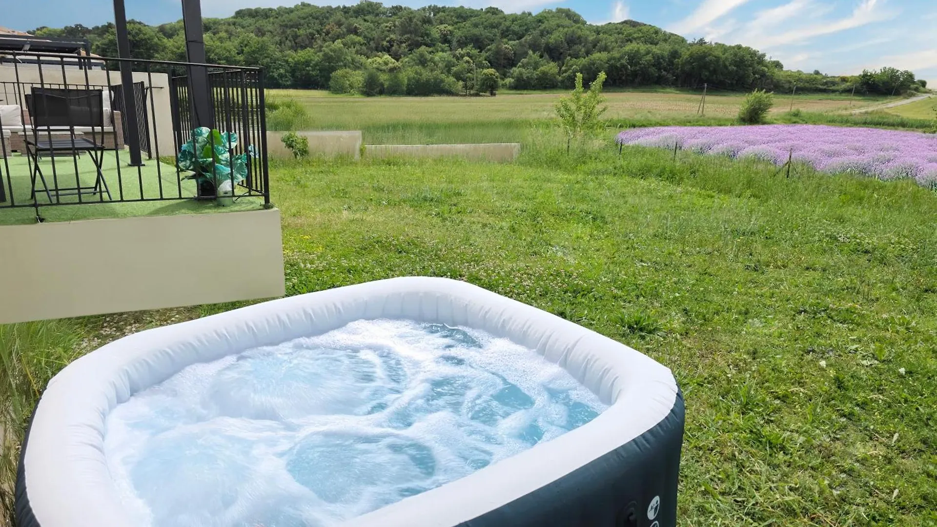 Havre De Paix Et Lavandes - Tres Calme - Salle De Jeux - Jacuzzi Chauffe - Idealement Placee - Aucun Vis A Vis Savasse 0*,